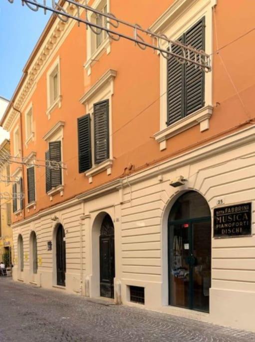 Appartamento Centro Storico Nuovo E Ristrutturato Pesaro Exteriör bild