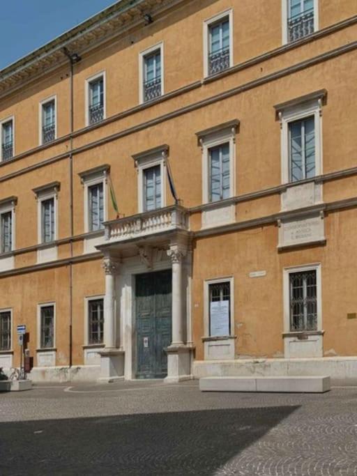 Appartamento Centro Storico Nuovo E Ristrutturato Pesaro Exteriör bild